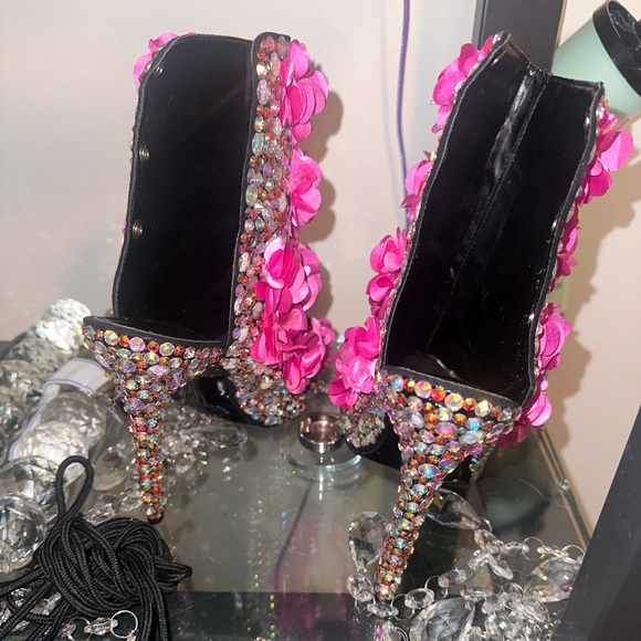 Gemstone-embellished Stiletto Bootie heels, - Picture 5 of 5